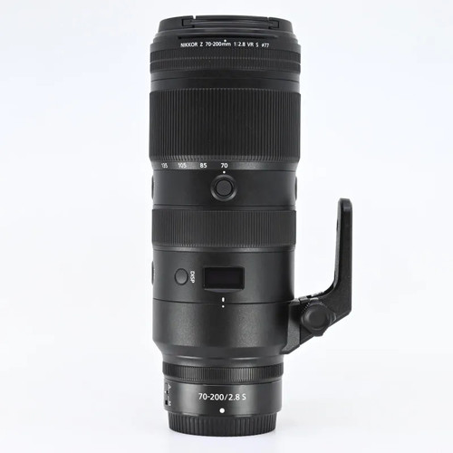 Nikon 200mm 8 vr - f/2.8, s